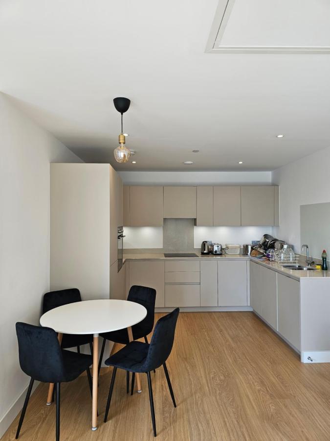 Santina Apartments Croydon Exterior photo